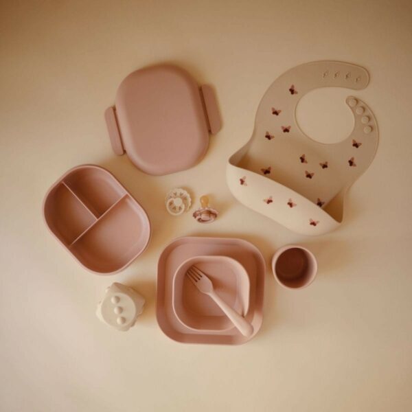 Ensemble d'ustensiles pour le repas pour enfants, en plastique rose : lunchbox, verre, fourchette, bavoir