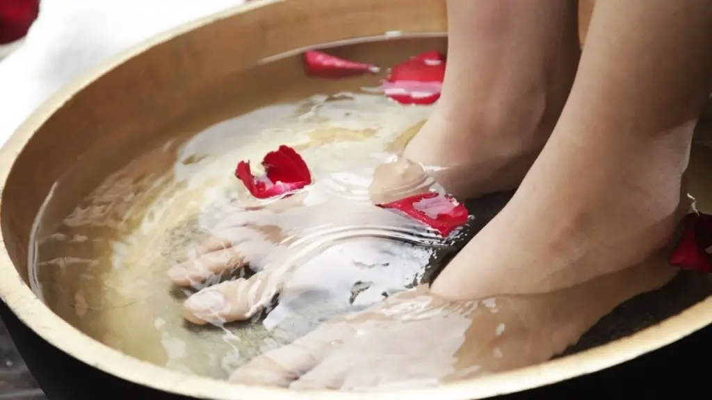 L'astuce vinaigre : pourquoi vos pieds vont changer en 15 minutes