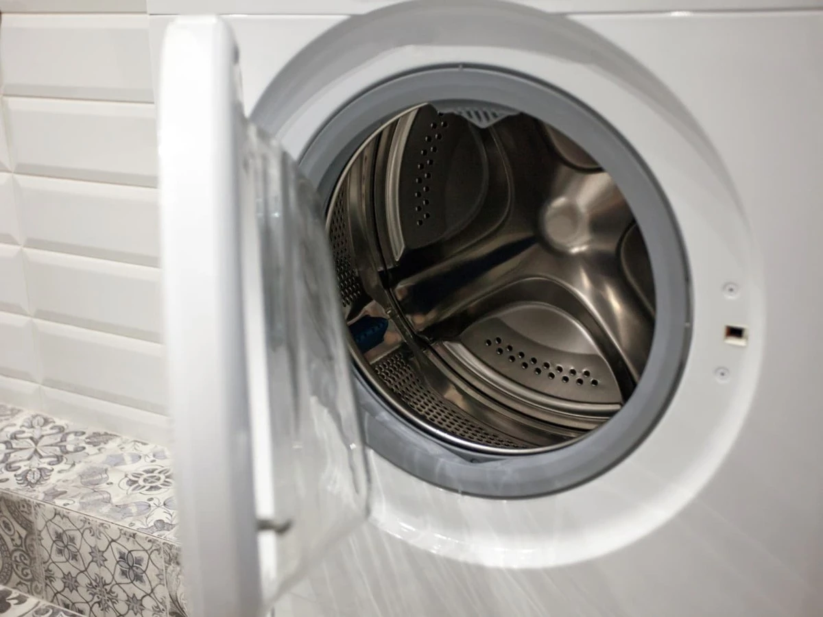 Le joint gris de votre lave-linge : l'erreur que 78% des Français commettent après la lessive - image 1
