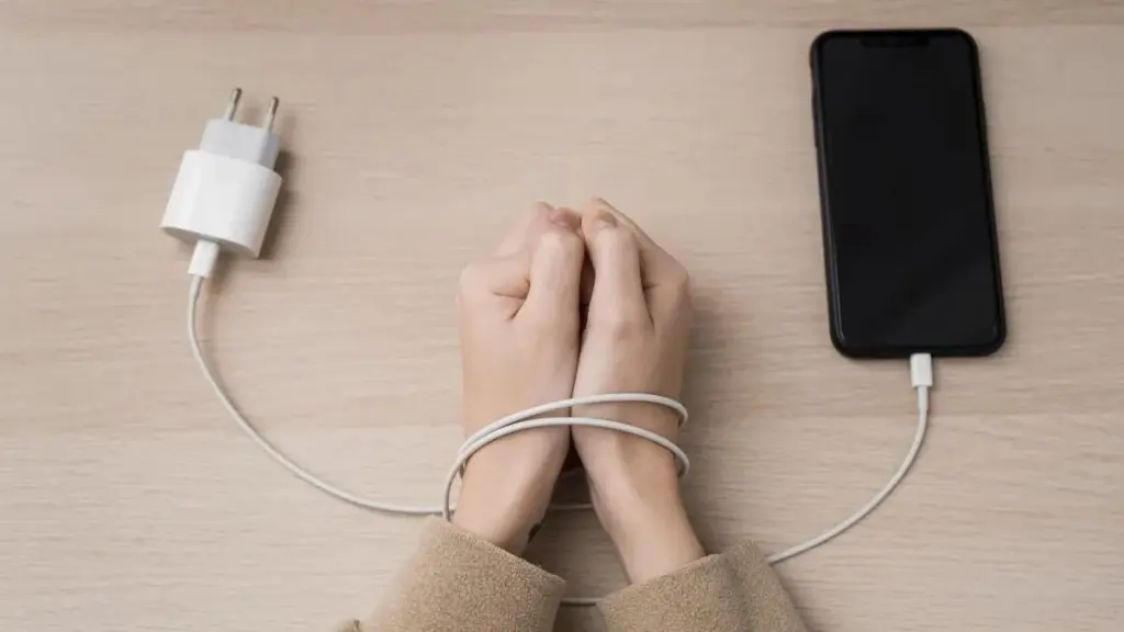 Pourquoi vous devriez toujours brancher votre chargeur au mur avant de le relier à votre téléphone