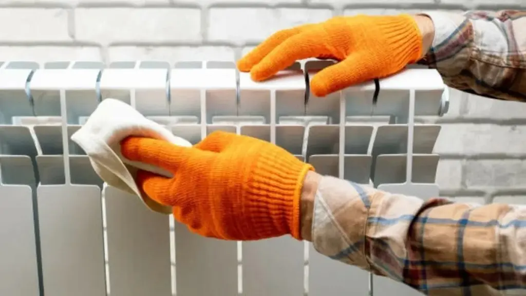 Radiateurs : l'astuce du sèche-cheveux pour réduire vos factures en février