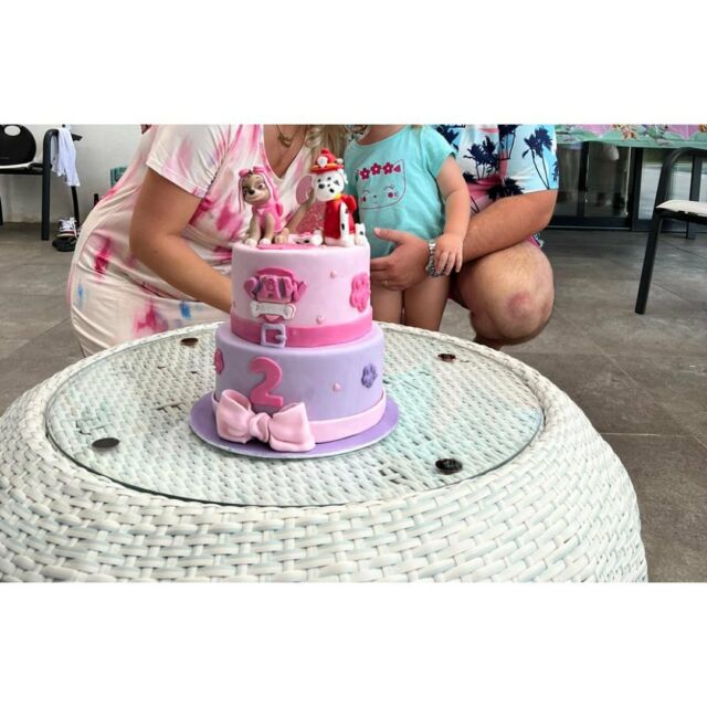 🌸🐶Anniversaire Pat’Patrouille Stella 🐶🌸

Pour les 2 ans d’une petite fille, retour sur un thème indémodable… la Pat Patrouille !
Notre mission, mettre Stella et Everest à l’honneur.

Vous pouvez personnaliser votre événement avec de la papeterie personnalisée, inviter la pat patrouille à venir souffler les bougies, avoir une arche de ballons, des châteaux gonflables, des jeux pour occuper les enfants …!

Votre événement clé en main 🙌
____________________________________________________ 
#birthday #birtdaycake #birthday #anniversaire #girl #déco #ballons #ballonsdecoration #stella #anniversaireenfant #everest #patpatrouille #confetti #confettiballoons #cake #gateau #gateauanniversaire #plaisir #instagood #cleenmain #sky #pawpatrol